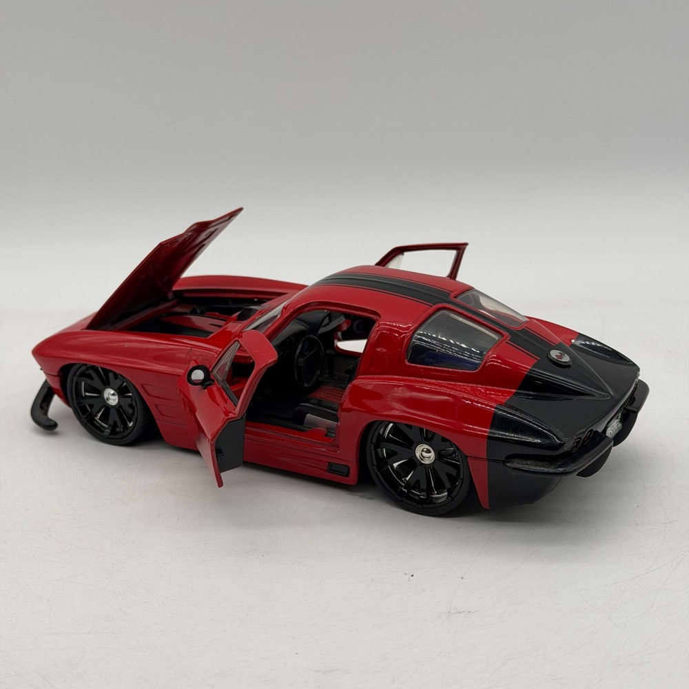 Jada Toys 90345 Bigtime Muscle 1/24 Red 1963 Chevy Corvette StingRay Diecast Car